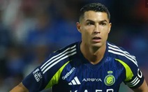 Ronaldo bỏ vào đường hầm, không nhận huy chương sau khi Al Nassr thảm bại