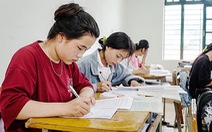 Xét tuyển đại học 2025: Quy đổi điểm IELTS ra sao?