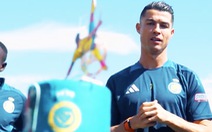 Cristiano Ronaldo được tặng bánh kem độc đáo đón sinh nhật 40