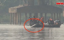 Trục vớt, di dời bom tại chân cầu Long Biên