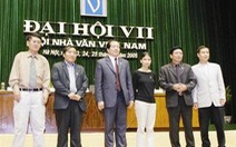 Nhà thơ Hữu Thỉnh tiếp tục làm chủ tịch hội Nhà Văn