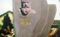 Hội An: Làm tượng Kazik bằng đá sa thạch