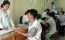 Khai sinh, khai tử... đều phải chờ!