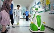 Robot y tá "đa năng"