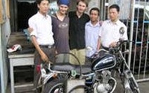 Đà Nẵng: Xe máy chạy bằng "1 xăng, 2 nước"