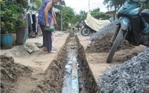 Lắp ống cấp nước làm bể ống thoát nước!