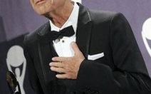 Leonard Cohen thực hiện tour diễn quốc tế ở tuổi 73