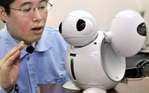 Robot biết điều khiển thiết bị điện tử