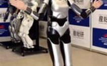 Robot người mẫu