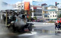 Quảng Ninh: Xe ô tô tự bốc cháy giữa đường