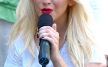 Christina Aguilera tuyên truyền về nạn đói