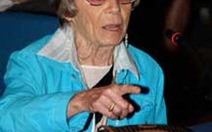 Cụ bà 94 tuổi tốt nghiệp "tối ưu" cử nhân luật