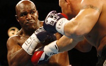 Tay đấm Evander Holyfield trở lại sàn đấu