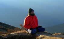 Thiền bên hồ thiêng trên dãy Himalaya