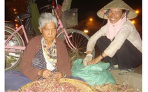 Chuyện trong đêm Sài Gòn - Kỳ cuối: Công dân già nhất chợ đêm