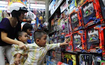 Đồ chơi trẻ em: Không hợp chuẩn vẫn vô tư mua bán