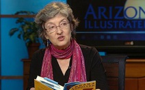 Nữ văn sĩ Barbara Kingsolver đã thắng giải Orange