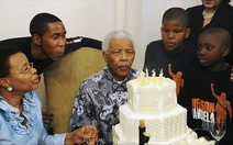 Mừng Nelson Mandela 92 tuổi