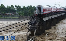 Tai nạn xe lửa hi hữu ở Trung Quốc: Giải cứu 200 người trong 30 phút