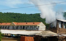 Trường học mới bị lò gạch xông khói