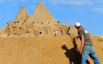 Tác phẩm điêu khắc trên cát lớn nhất thế giới