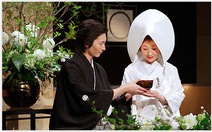 Phụ nữ Nhật Bản đòi giữ tên họ khi lấy chồng