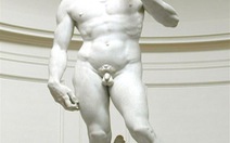 Tượng David của Michelangelo gặp nguy