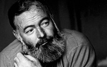 Văn hào Hemingway tự tử vì bị FBI theo dõi?