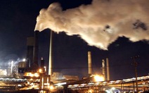 Úc đánh thuế khí thải carbon