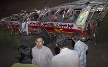 Pakistan: xe buýt lao xuống khe núi, 37 học sinh chết