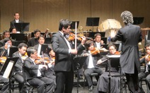 Bùi Công Duy biểu diễn cùng Dàn nhạc giao hưởng Philippines
