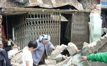 Đà Lạt: taxi tông sập nhà dân