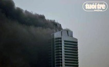 Cháy kinh hoàng tại tòa tháp đôi 33 tầng
