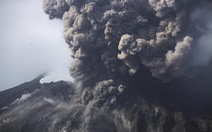 Núi lửa phun trào mạnh tại Nhật Bản