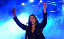 Nữ ca sĩ Mary McBride biểu diễn tại Việt Nam
