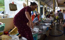 Tiểu thương dị ứng với chợ tư nhân