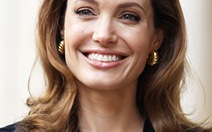Angelina Jolie đạo diễn phim về Thế chiến II