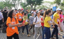 1.500 người đi bộ gây quỹ cho học sinh nghèo