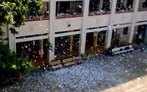 Sở GD-ĐT TP.HCM: "mưa giấy" Trường Nguyễn Hiền phản cảm, tự phát
