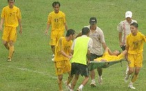 Giải bóng đá hạng nhì 2008: Hai cầu thủ bị sét đánh