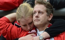 Cologne xuống hạng, cổ động viên bạo loạn