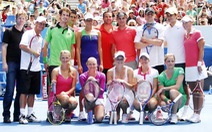 Các ngôi sao quần vợt thi đấu gây quỹ từ thiện