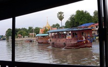 Du thuyền thăm phế đô Ayutthaya