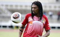 Tuyển thủ Cameroon ký "hợp đồng đạo đức"