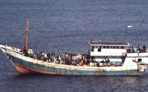 Tàu chở 150 người tị nạn đắm ngoài khơi Úc