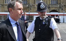 Truy tố phó chủ tịch Hạ viện Anh tội tấn công tình dục