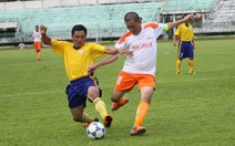 Hơn 7.000 khán giả đi xem danh hài đá bóng