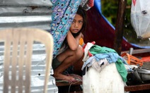 Nạn nhân bão Haiyan uống bất kỳ nguồn nước nào tìm được