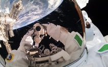 Phi hành gia ra ngoài không gian sửa chữa trạm ISS