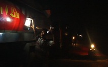 Đồng Nai: dân vây bắt xe bồn đổ chất thải trong đêm